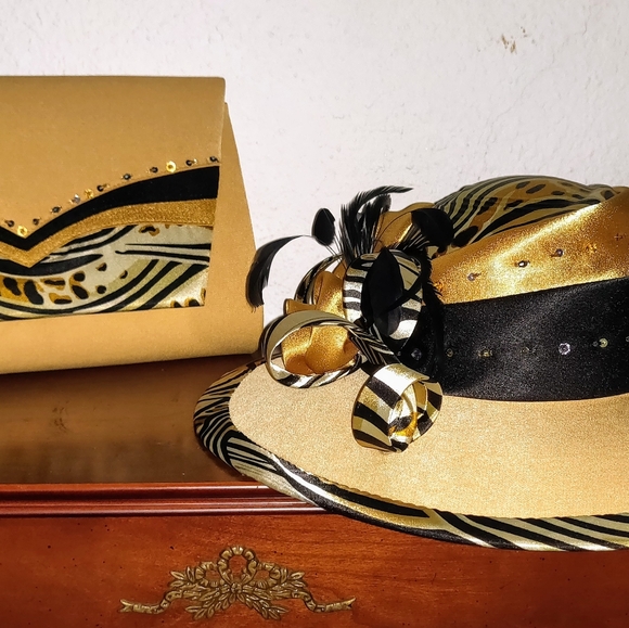 Hats & Purses - Picture 3 of 8